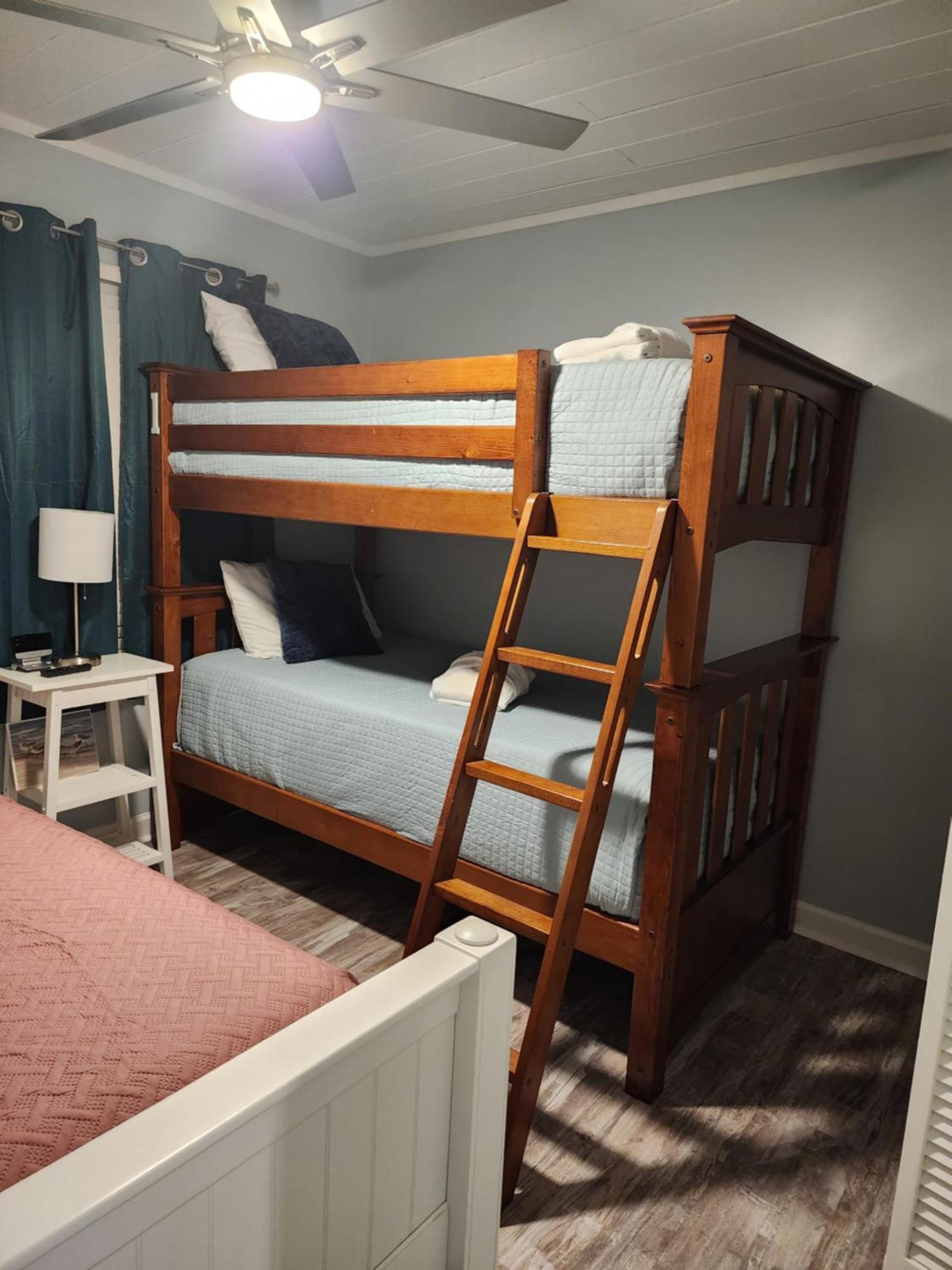Tranquility By The 1st Fl Sleeps 6,king Bed Hilton Head Island
