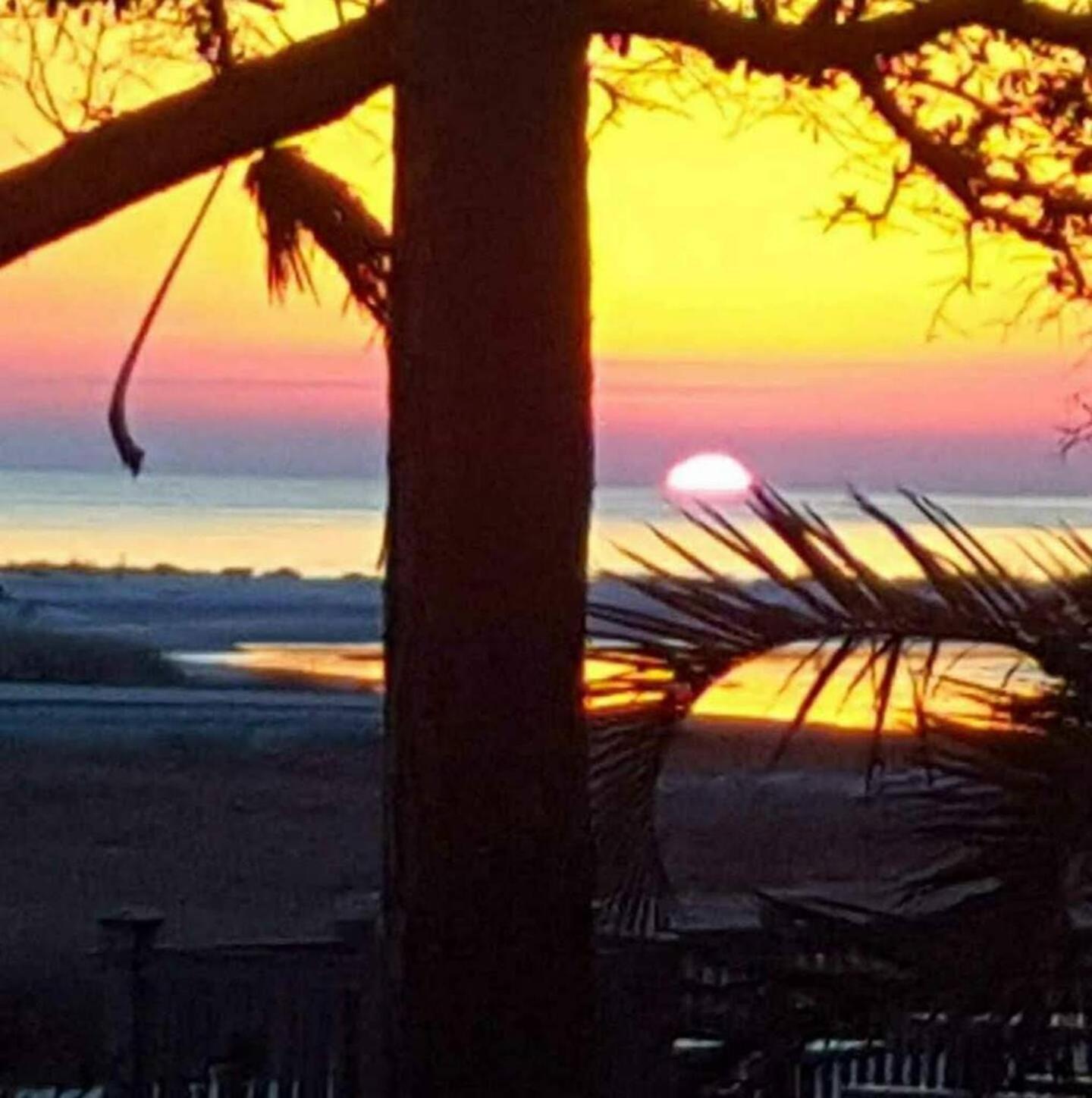 Tranquility By The 1st Fl Sleeps 6,king Bed Hilton Head Island